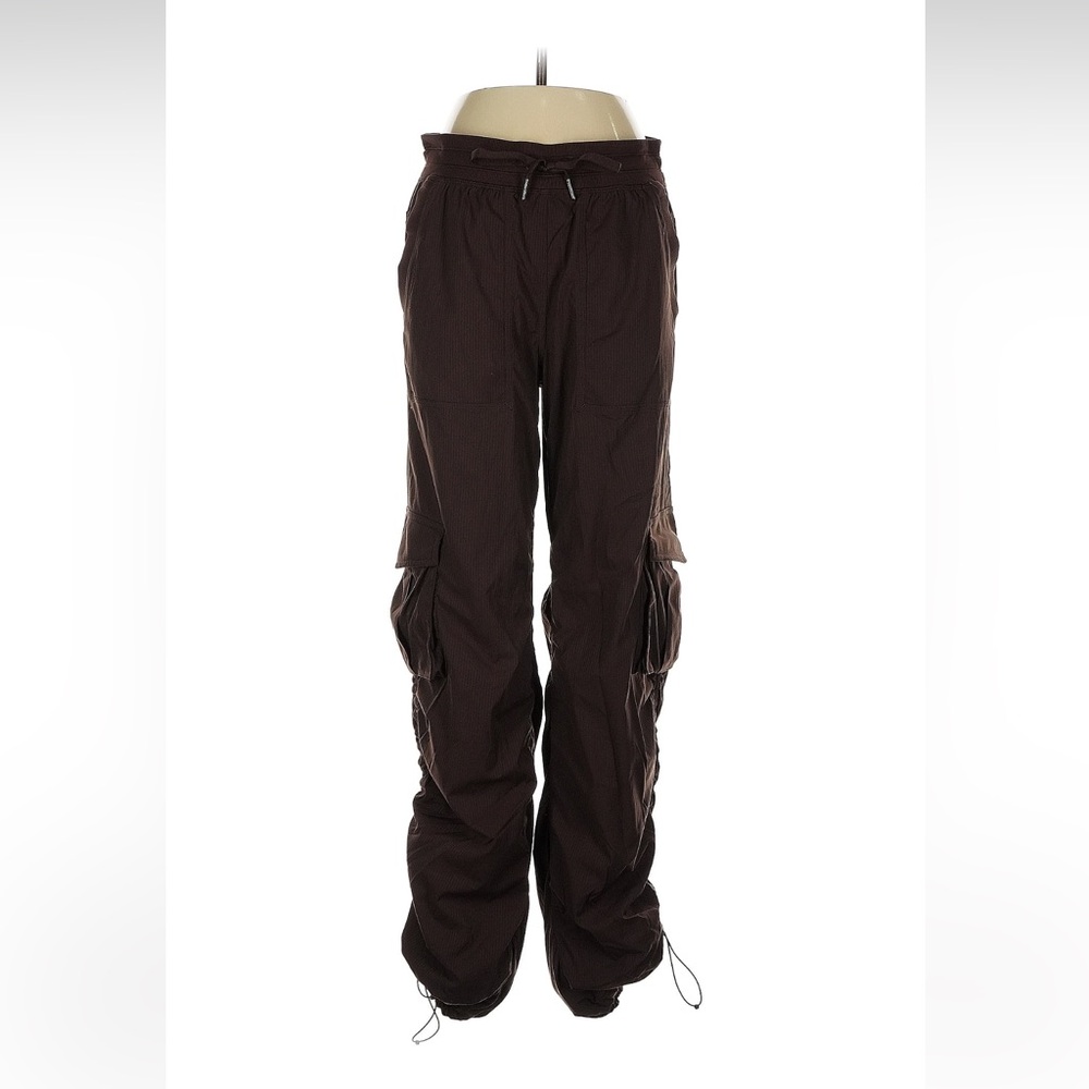 Lululemon brown cargo pants small - athleisure utility